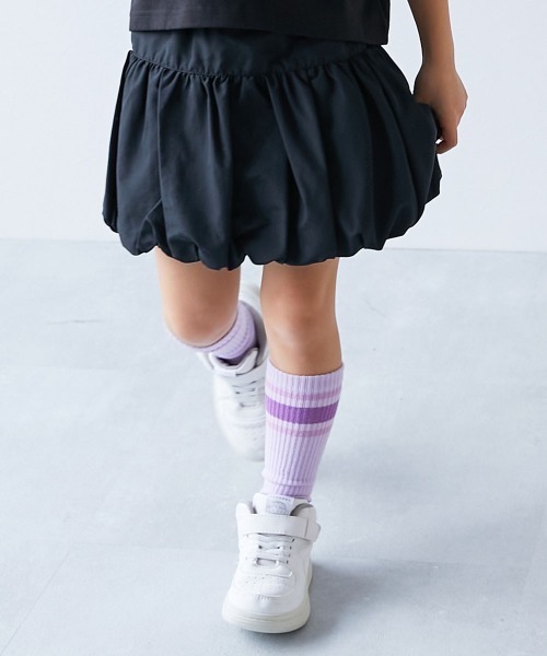 devirock(デビロック)の「水はじく 撥水 ナイロン バルーンギャザースカート(インパン付き)(スカート・キッズ・ライトグレー/ブラック/ピンク系3・100cm/110cm/120cm/130cm/140cm/150cm/160cm)」の2枚目の写真