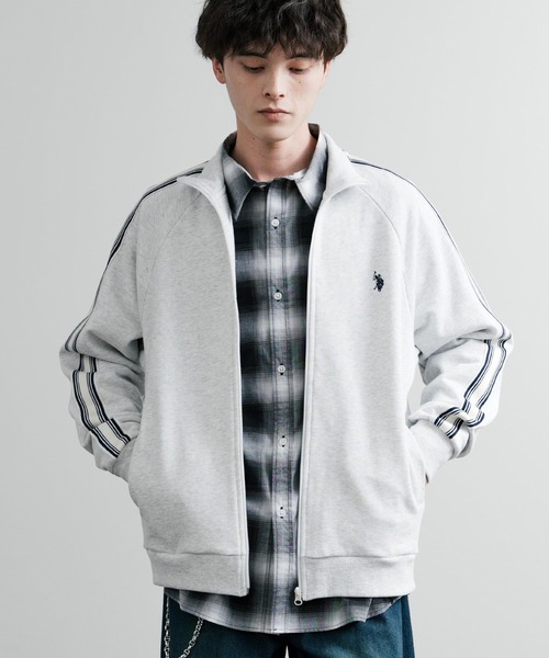 U.S. POLO ASSN.(ユーエスポロアッスン)の「U.S. POLO ASSN. ユーエスポロアッスン 裏毛ワンポイントロゴ刺繍サイドラインテープトラックジャケット(その他アウター・メンズ・ブラック×グレー/ブラック/ライトベージュ/オートミール/オフホワイト/ネイビー・M/LL/L)」の4枚目の写真