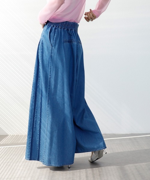 Three Four Time（ｽﾘｰﾌｫｰﾀｲﾑ）の「テンセルデニムプリーツタックワイドパンツ（その他パンツ・レディース・ブルー・FREE）」の4枚目の写真
