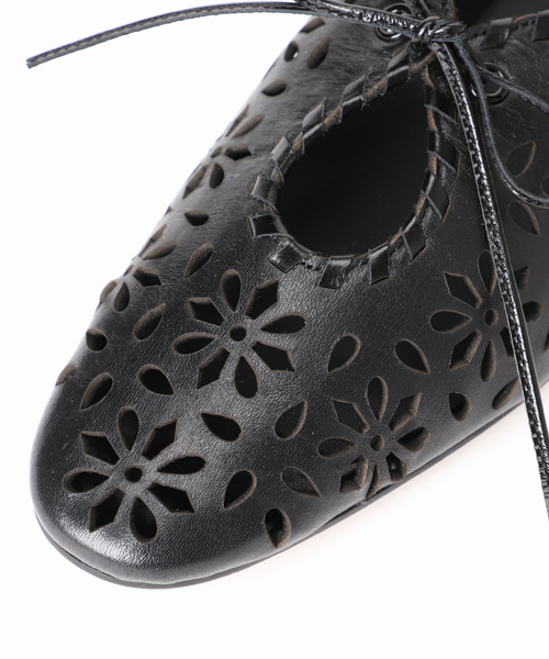 LE TALON(ルタロン)の「GRISEレザーARTISANフラワーカットフラット(その他シューズ・レディース・キャメル/ブラック/アイボリー・22cm/22.5cm/23cm/23.5cm/24cm/24.5cm/25cm)」の19枚目の写真