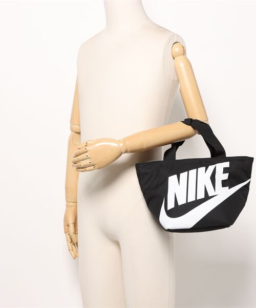 NIKE（ナイキ）の「《NIKEアパレル》NAN FUTURA FUEL TOTE（トートバッグ・メンズ・ブラック系その他/ブラック×ホワイト・フリー）」の6枚目の写真