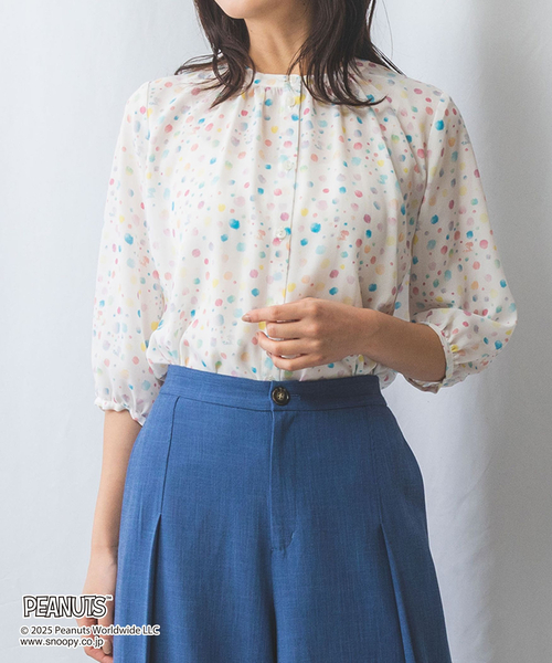 NARACAMICIE(ナラカミーチェ)の「【PEANUTS】シャボン玉柄ジョーゼット七分袖ブラウス(シャツ/ブラウス・レディース・ホワイト/ブルー・XL/L/M/S/XXL)」の1枚目の写真