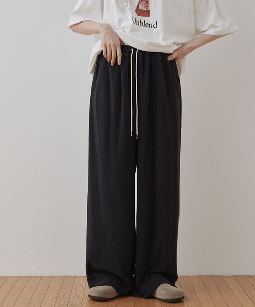 Unblend（アンブレンド）の「【Unblend】セットアップ対応 / リラックス パイル イージーパンツ（その他パンツ・レディース・ブラウン/オレンジ/ブラック・S/M）」の2枚目の写真