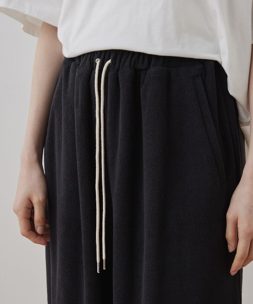 Unblend（アンブレンド）の「【Unblend】セットアップ対応 / リラックス パイル イージーパンツ（その他パンツ・レディース・ブラウン/オレンジ/ブラック・S/M）」の7枚目の写真