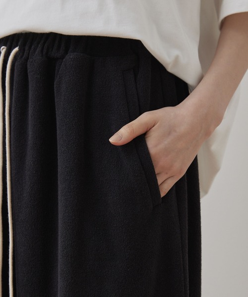 Unblend（アンブレンド）の「【Unblend】セットアップ対応 / リラックス パイル イージーパンツ（その他パンツ・レディース・ブラウン/オレンジ/ブラック・S/M）」の8枚目の写真