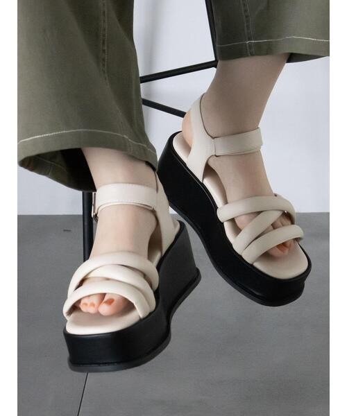 ehka sopo(エヘカソポ)の「厚底サンダル(サンダル・レディース・シルバー/ライトベージュ/ブラック・M/L)」の1枚目の写真