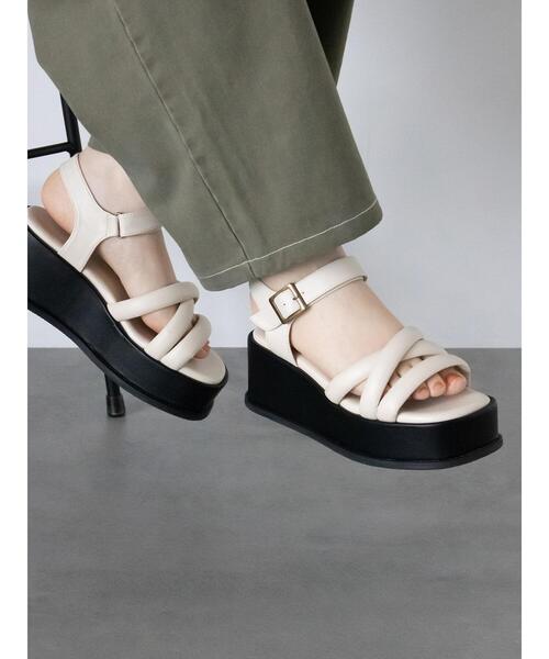 ehka sopo(エヘカソポ)の「厚底サンダル(サンダル・レディース・シルバー/ライトベージュ/ブラック・M/L)」の8枚目の写真