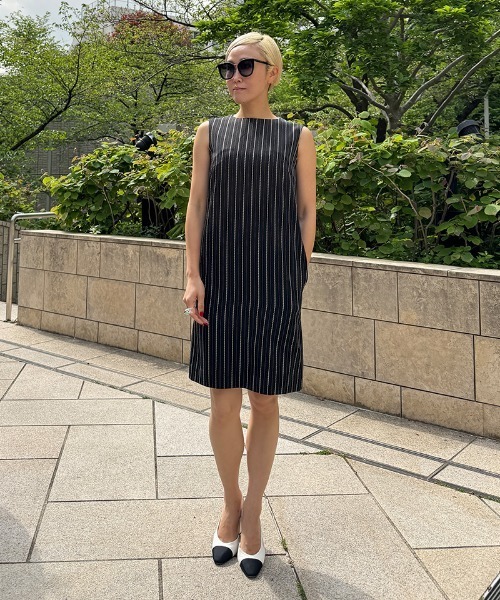 JENNE(ジェンヌ)の「ピンストライプワンピース(ワンピース・レディース・ブラック/ホワイト・SMALL/MEDIUM/LARGE)」の3枚目の写真