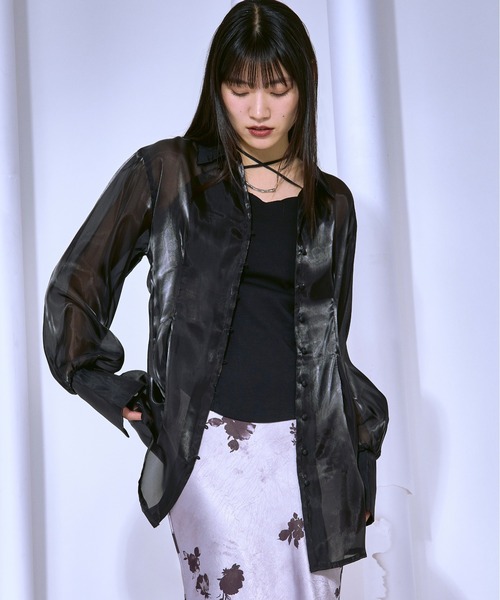 Ezick（エジック）の「Waist　tuck　design　光沢シアーシャツ（シャツ/ブラウス・レディース・オフホワイト/ブラック・FREE）」の19枚目の写真