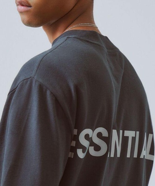 FOG ESSENTIALS(エフオージーエッセンシャルズ)の「FOG ESSENTIALS/エッセンシャルズ RLCT LOGO LS TEE 長袖Tシャツ/ロンT(Tシャツ/カットソー・メンズ・ベージュ/アイボリー/ブラック/ヘザーグレー/グレー・S/M/L/XL/XS)」の3枚目の写真