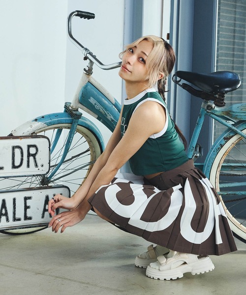 DURAS（デュラス）の「雑誌掲載｜ロゴプリントプリーツスカート（スカート・レディース・ブルー/ブラウン/グリーン・SMALL/MEDIUM）」の12枚目の写真