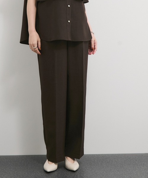 le cercle ADAM ET ROPE'(ルセルクルアダムエロペ)の「タンブラーブッチャーセンタープレスパンツ(スラックス・レディース・キャメル/サックスブルー/チャコールグレー/ライトグレー/ダークブラウン・FREE)」の3枚目の写真