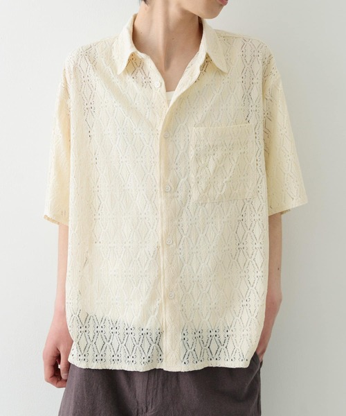 ITEMS URBANRESEARCH（アイテムズ アーバンリサーチ）の「レギュラーカラーレース半袖シャツ（シャツ/ブラウス・メンズ・オフホワイト/ブラック/グリーン系その他・MEDIUM/LARGE）」の2枚目の写真