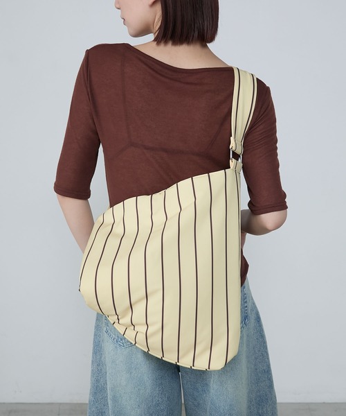 【エピヌ】2wayボディバッグ ribbon satin 2way body bag エピヌ epine 黒 ボディバッグ