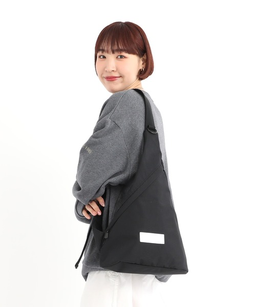 Manhattan Portage(マンハッタンポーテージ)の「OCULUS J BAG 300P CORDURA ECOSHEEN VOL.2(ボディバッグ/ウエストポーチ・レディース・ブラック・MEDIUM)」の1枚目の写真