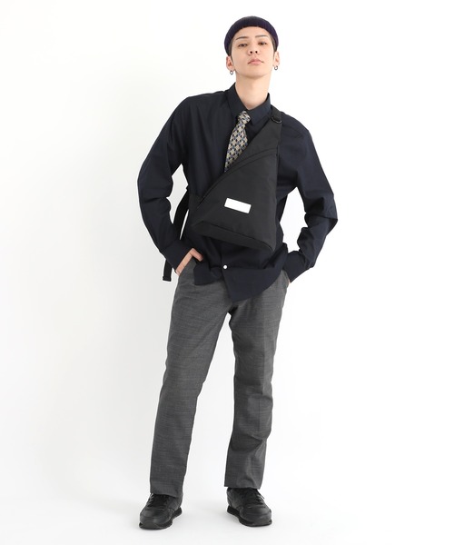 Manhattan Portage(マンハッタンポーテージ)の「OCULUS J BAG 300P CORDURA ECOSHEEN VOL.2(ボディバッグ/ウエストポーチ・レディース・ブラック・MEDIUM)」の4枚目の写真