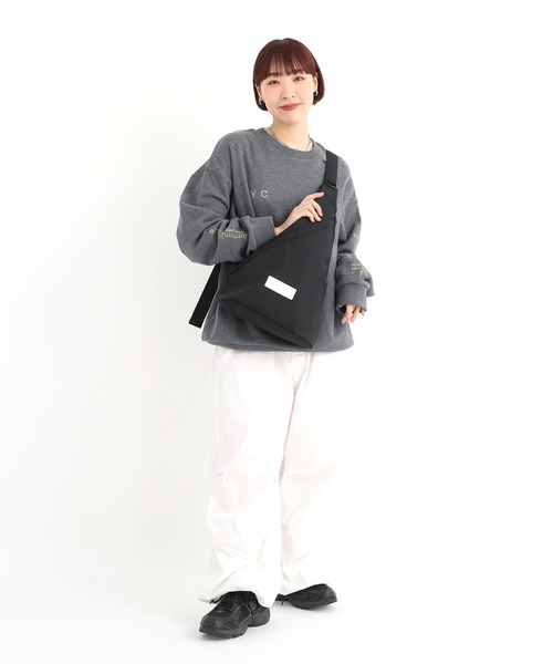 Manhattan Portage(マンハッタンポーテージ)の「OCULUS J BAG 300P CORDURA ECOSHEEN VOL.2(ボディバッグ/ウエストポーチ・レディース・ブラック・MEDIUM)」の2枚目の写真