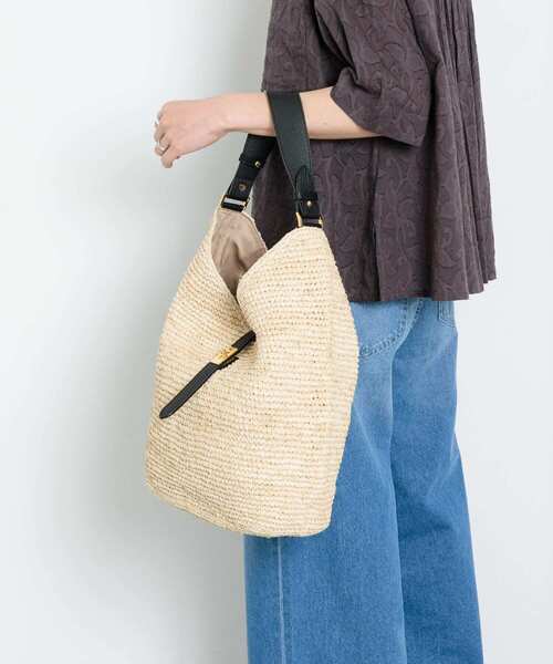 URBAN RESEARCH Sonny Label(アーバンリサーチサニーレーベル)の「VIOLAd’ORO SANDRO V-8698(ショルダーバッグ・レディース・ナチュラル・ONE)」の2枚目の写真