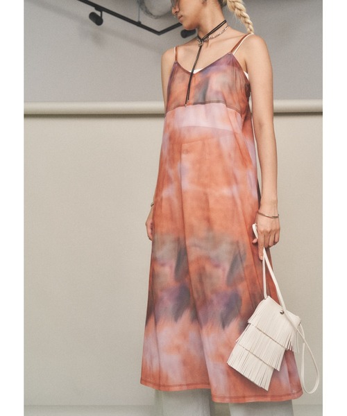 Solace(ソレイス)の「タイダイ柄キャミワンピース(ワンピース・レディース・ライトブルー/ブラック/オレンジ・FREE)」の12枚目の写真