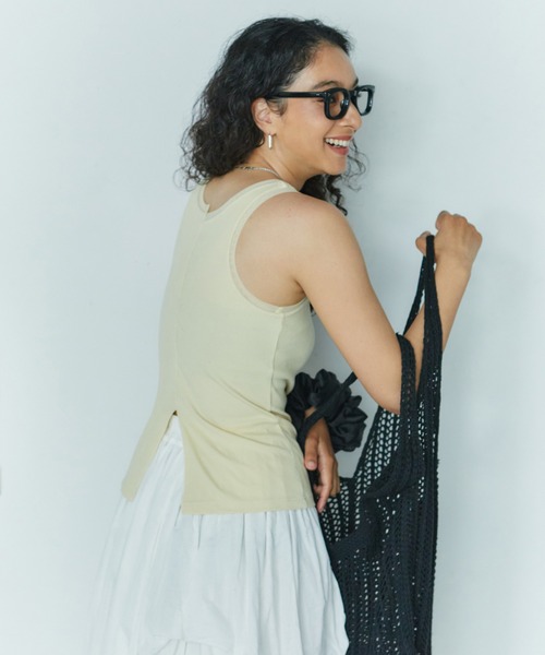 LIENCOEUR(リアンクール)の「アシンメトリースリットチュールタンク(タンクトップ・レディース・ホワイト/ライトブルー/ブラック/ライトイエロー・FREE)」の7枚目の写真