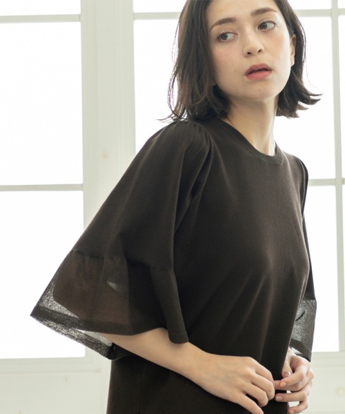 OPAQUE.CLIP（オペークドットクリップ）の「《5色展開》シアーフレアスリーブニット【洗濯機洗い可】（ニット/セーター・レディース・ブラック/ブラウン系その他/ライトオレンジ系/ライトグリーン/ライトグレー・38/40/42）」の4枚目の写真