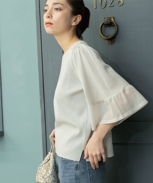 OPAQUE.CLIP（オペークドットクリップ）の「《5色展開》シアーフレアスリーブニット【洗濯機洗い可】（ニット/セーター・レディース・ブラック/ブラウン系その他/ライトオレンジ系/ライトグリーン/ライトグレー・38/40/42）」の3枚目の写真