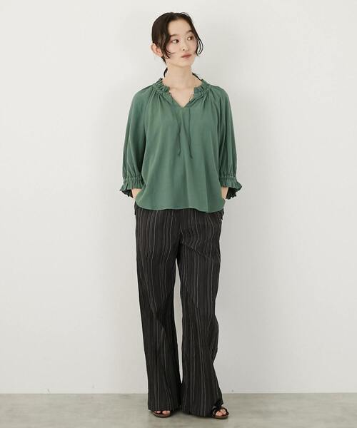 LOGEMENT DE CLAIRE（ロジュモンドクレール）の「【LOURMARIN】ラグランギャザーブラウス（シャツ/ブラウス・レディース・キナリ/ブラック/グリーン・FREE）」の6枚目の写真