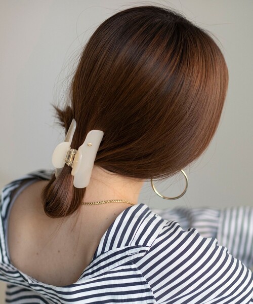 NOLLEY’S（ノーリーズ）の「【WEB STAFF守屋☆別注アイテム】カラークリップ（バレッタ/ヘアクリップ・レディース・ネイビー/サックスブルー/オフホワイト・FREE）」の2枚目の写真