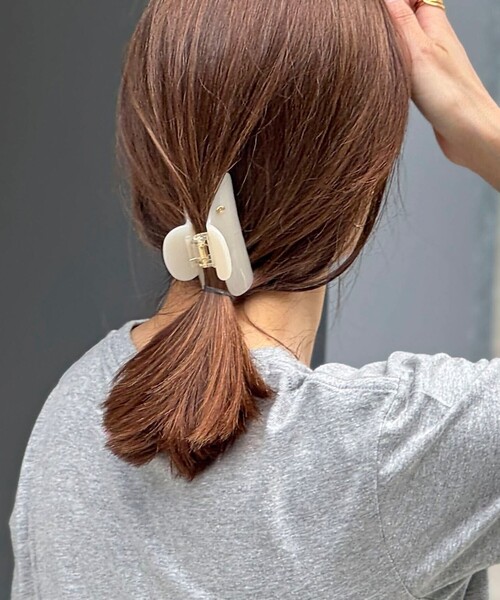 NOLLEY’S（ノーリーズ）の「【WEB STAFF守屋☆別注アイテム】カラークリップ（バレッタ/ヘアクリップ・レディース・ネイビー/サックスブルー/オフホワイト・FREE）」の9枚目の写真