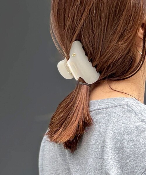 NOLLEY’S（ノーリーズ）の「【WEB STAFF守屋☆別注アイテム】カラークリップ（バレッタ/ヘアクリップ・レディース・ネイビー/サックスブルー/オフホワイト・FREE）」の8枚目の写真