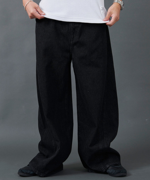 CavariA（キャバリア）の「カーブデザインデニム（デニムパンツ・メンズ・ブラック・マルチサイズ）」の2枚目の写真