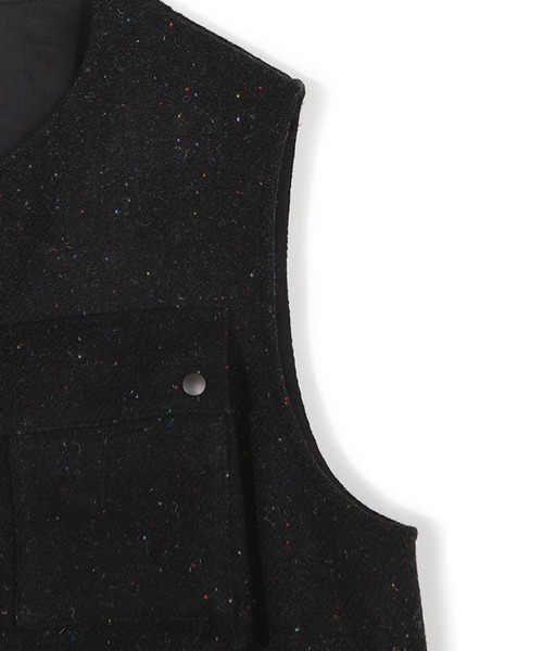 MEN'S BIGI（メンズビギ）の「【50th Anniv . 菊池武夫】HARRIS TWEED COLOR NEP VEST（ベスト・メンズ・ブラック・03/02）」の4枚目の写真