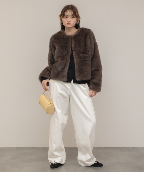 HEILIS（ヘイリス）の「ノーカラーフェイクファージャケット/ブラウン ベージュ ショートファー ボリューム ショートコート ショート丈 クロップド アウター ブルゾン 韓国 ガーリー カジュアル シンプル 秋服 秋コーデ 秋冬 冬服 冬アウター（ノーカラージャケット・レディース・ブラウン/アイボリー・FREE）」の15枚目の写真