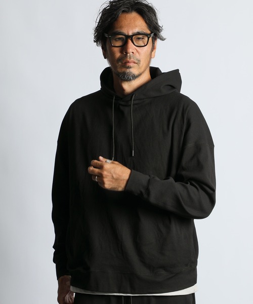 The DUFFER of ST.GEORGE（ザダファーオブセントジョージ）の「「AIR FLEX」SETUP HONEYCOMB PARKA：機能素材 「エアフレックス」セットアップ プルオーバーパーカー（パーカー・メンズ・ブラック/ネイビー・MEDIUM/SMALL/X-LARGE/LARGE）」の2枚目の写真