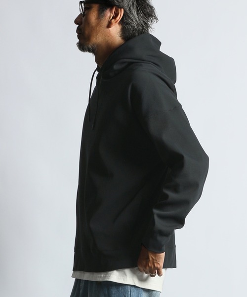 The DUFFER of ST.GEORGE（ザダファーオブセントジョージ）の「「AIR FLEX」SETUP HONEYCOMB PARKA：機能素材 「エアフレックス」セットアップ プルオーバーパーカー（パーカー・メンズ・ブラック/ネイビー・MEDIUM/SMALL/X-LARGE/LARGE）」の7枚目の写真