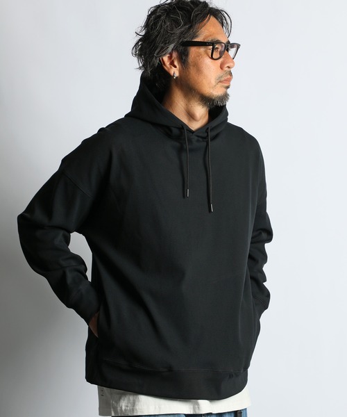 The DUFFER of ST.GEORGE（ザダファーオブセントジョージ）の「「AIR FLEX」SETUP HONEYCOMB PARKA：機能素材 「エアフレックス」セットアップ プルオーバーパーカー（パーカー・メンズ・ブラック/ネイビー・MEDIUM/SMALL/X-LARGE/LARGE）」の5枚目の写真