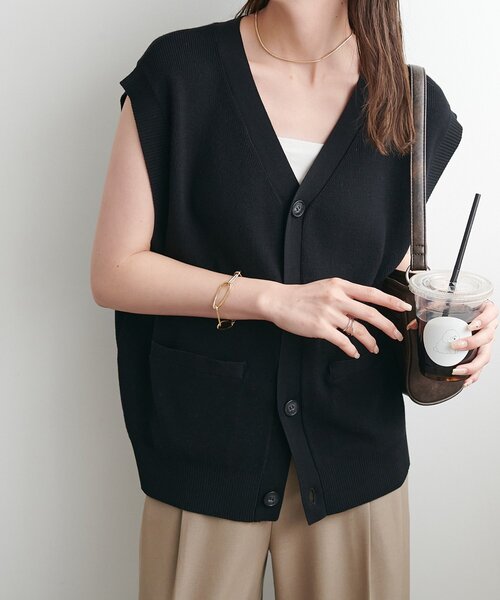 DISCOAT（ディスコート）の「【ユニセックス】Vネック片畦ニットジレ（ベスト・レディース・ブラウン/グレー/ブラック・FREE）」の18枚目の写真