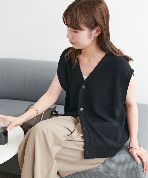 DISCOAT（ディスコート）の「【ユニセックス】Vネック片畦ニットジレ（ベスト・レディース・ブラウン/グレー/ブラック・FREE）」の21枚目の写真