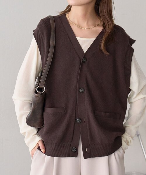 DISCOAT（ディスコート）の「【ユニセックス】Vネック片畦ニットジレ（ベスト・レディース・ブラウン/グレー/ブラック・FREE）」の5枚目の写真
