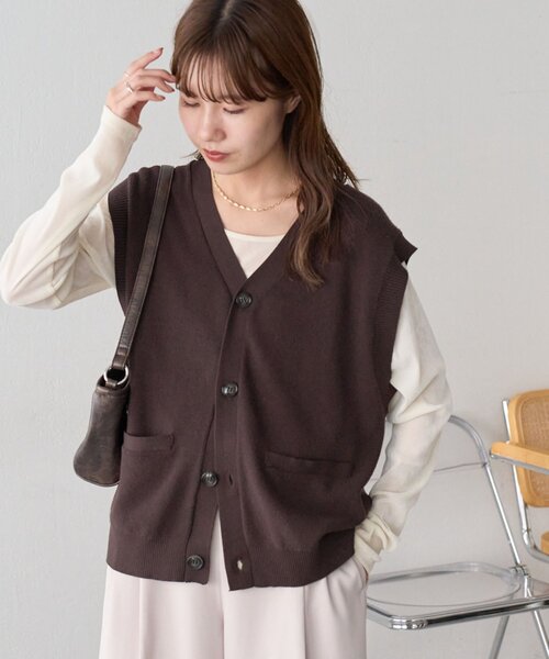 DISCOAT（ディスコート）の「【ユニセックス】Vネック片畦ニットジレ（ベスト・レディース・ブラウン/グレー/ブラック・FREE）」の6枚目の写真