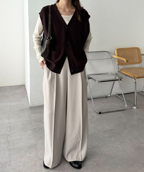 DISCOAT（ディスコート）の「【ユニセックス】Vネック片畦ニットジレ（ベスト・レディース・ブラウン/グレー/ブラック・FREE）」の7枚目の写真