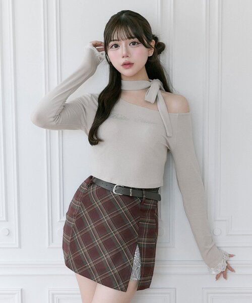 OLIVE des OLIVE(オリーブデオリーブ)の「【Belle Charme】ラインストーンロゴリボンT(Tシャツ/カットソー・レディース・ブラック/ベージュ/アイボリー・FREE)」の1枚目の写真