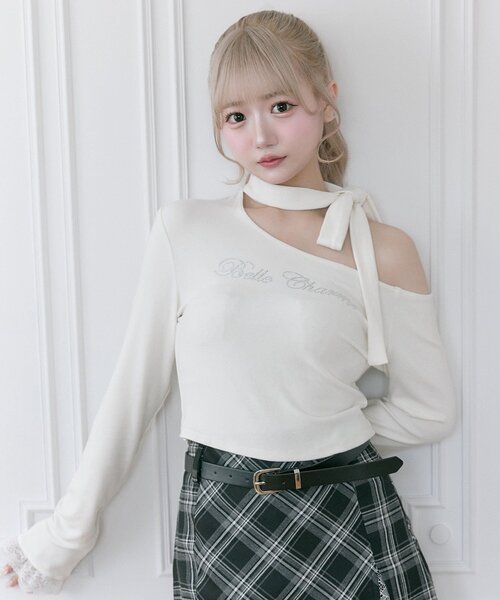 OLIVE des OLIVE(オリーブデオリーブ)の「【Belle Charme】ラインストーンロゴリボンT(Tシャツ/カットソー・レディース・ブラック/ベージュ/アイボリー・FREE)」の2枚目の写真