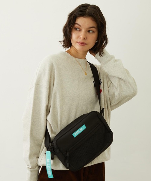 MILKFED.（ミルクフェド）の「SHOULDER WIDE BAG MESH POCKET LtGREEN（ショルダーバッグ・レディース・ブラック・ONE SIZE）」の13枚目の写真