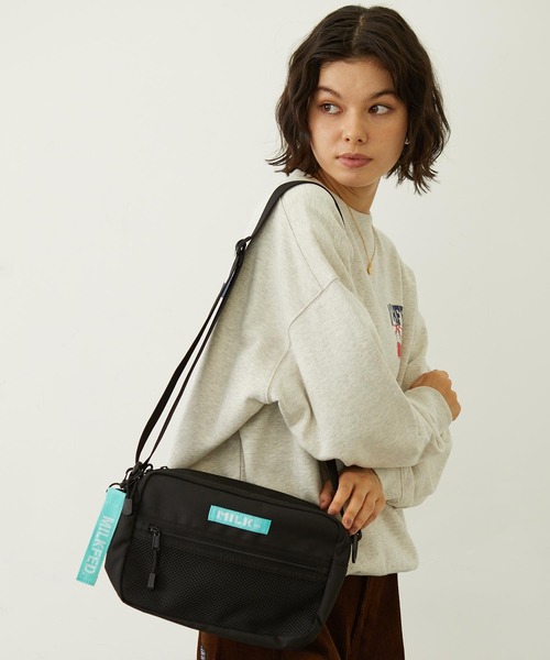 MILKFED.（ミルクフェド）の「SHOULDER WIDE BAG MESH POCKET LtGREEN（ショルダーバッグ・レディース・ブラック・ONE SIZE）」の15枚目の写真