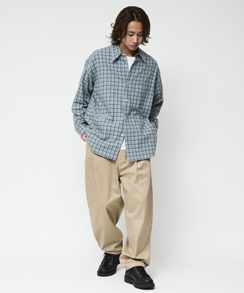 限定展開 ワイドシルエット ツイル タックテーパード パンツ