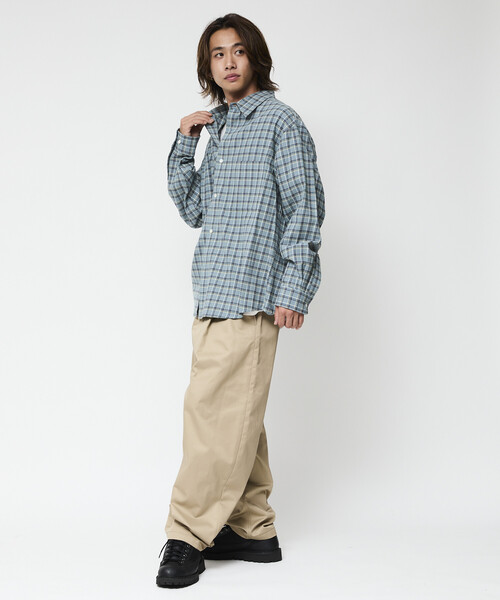 FREAK'S STORE(フリークスストア)の「限定展開 ワイドシルエット ツイル タックテーパード パンツ(チノパンツ・メンズ・ベージュ/ネイビー/ブラック/オリーブ/チャコールグレー・SMALL/MEDIUM/LARGE)」の14枚目の写真