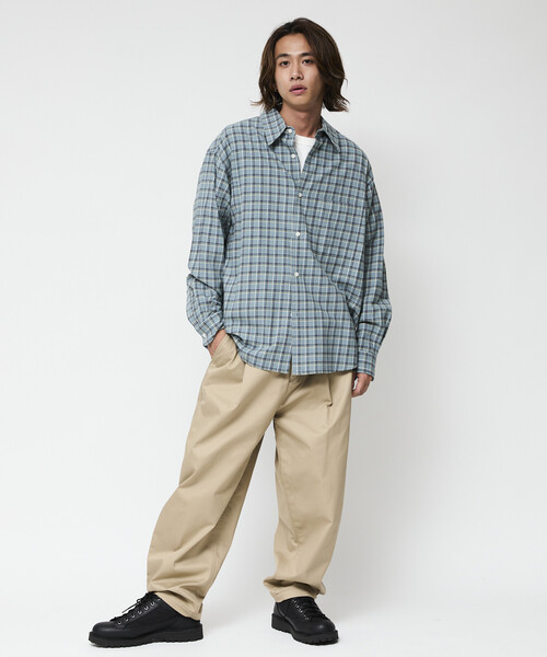 FREAK'S STORE(フリークスストア)の「限定展開 ワイドシルエット ツイル タックテーパード パンツ(チノパンツ・メンズ・ベージュ/ネイビー/ブラック/オリーブ/チャコールグレー・SMALL/MEDIUM/LARGE)」の17枚目の写真