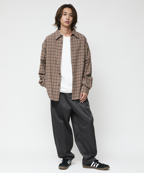 値下げ交渉可ページ セール】限定展開 ワイドシルエット ツイル タックテーパード