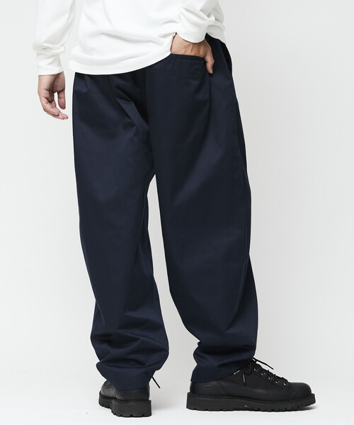 限定展開 ワイドシルエット ツイル タックテーパード パンツ